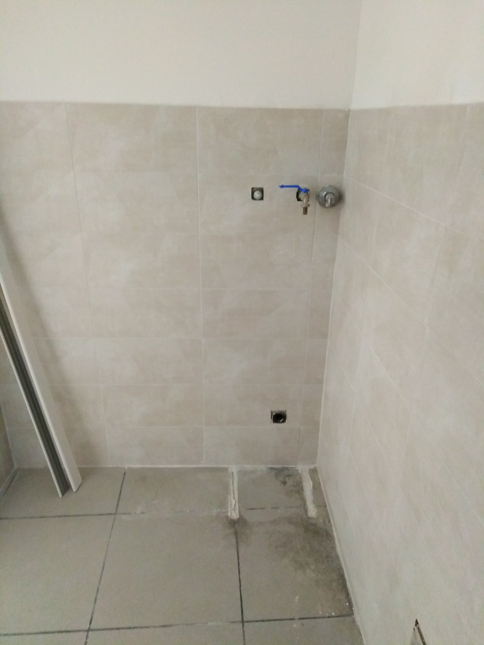 Immagine 10 di Locale commerciale in affitto  a Ragusa