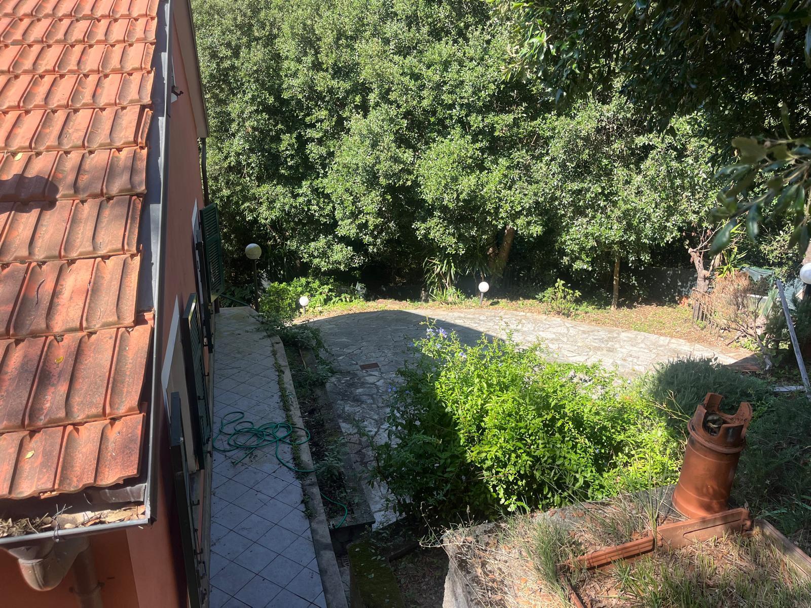 Immagine 21 di Villa in vendita  in Via Salvatore Gatti 19 a Castiglione Chiavarese