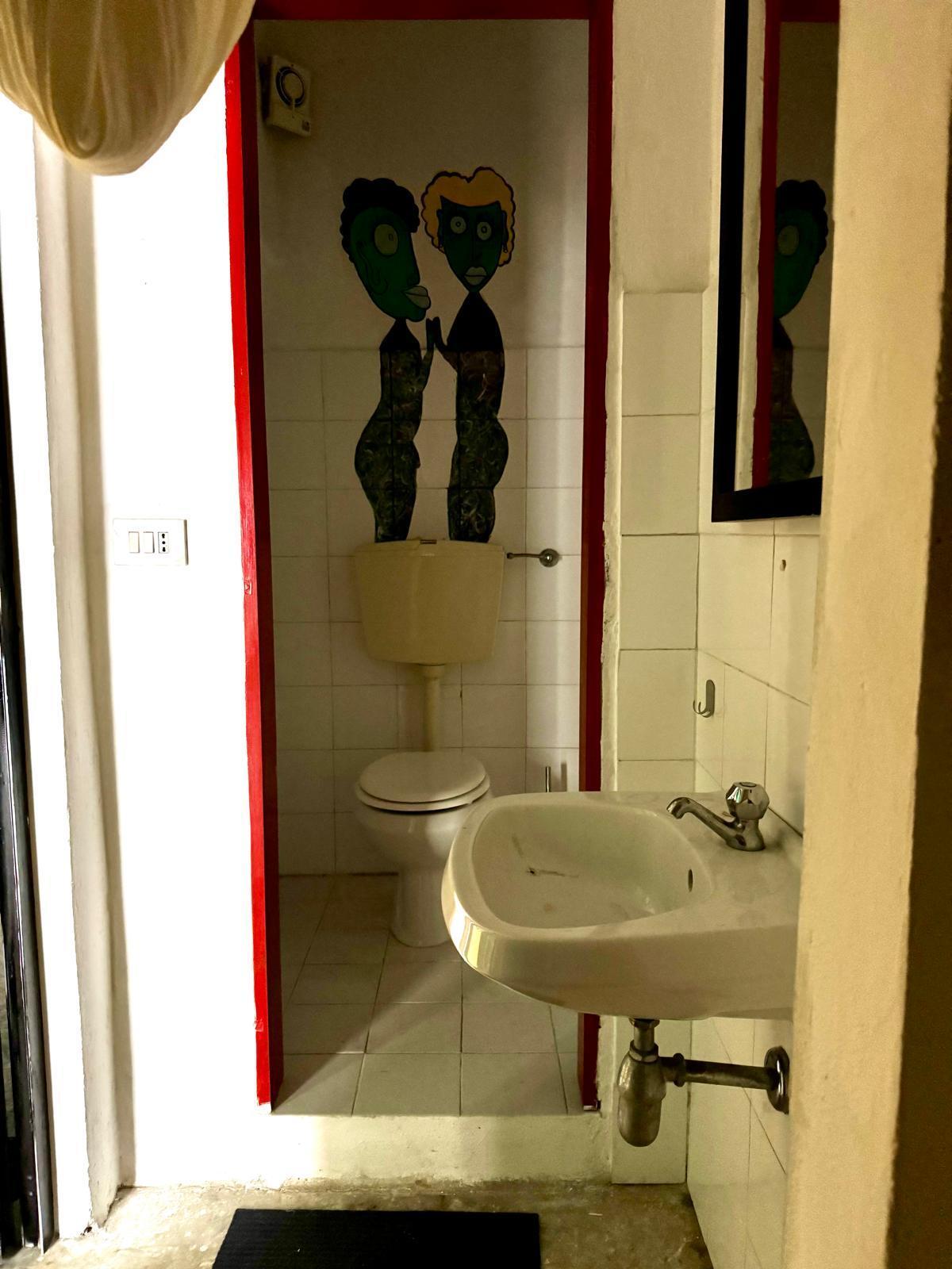 Immagine 12 di Locale commerciale in affitto  in Corso Amedeo 208 a Livorno