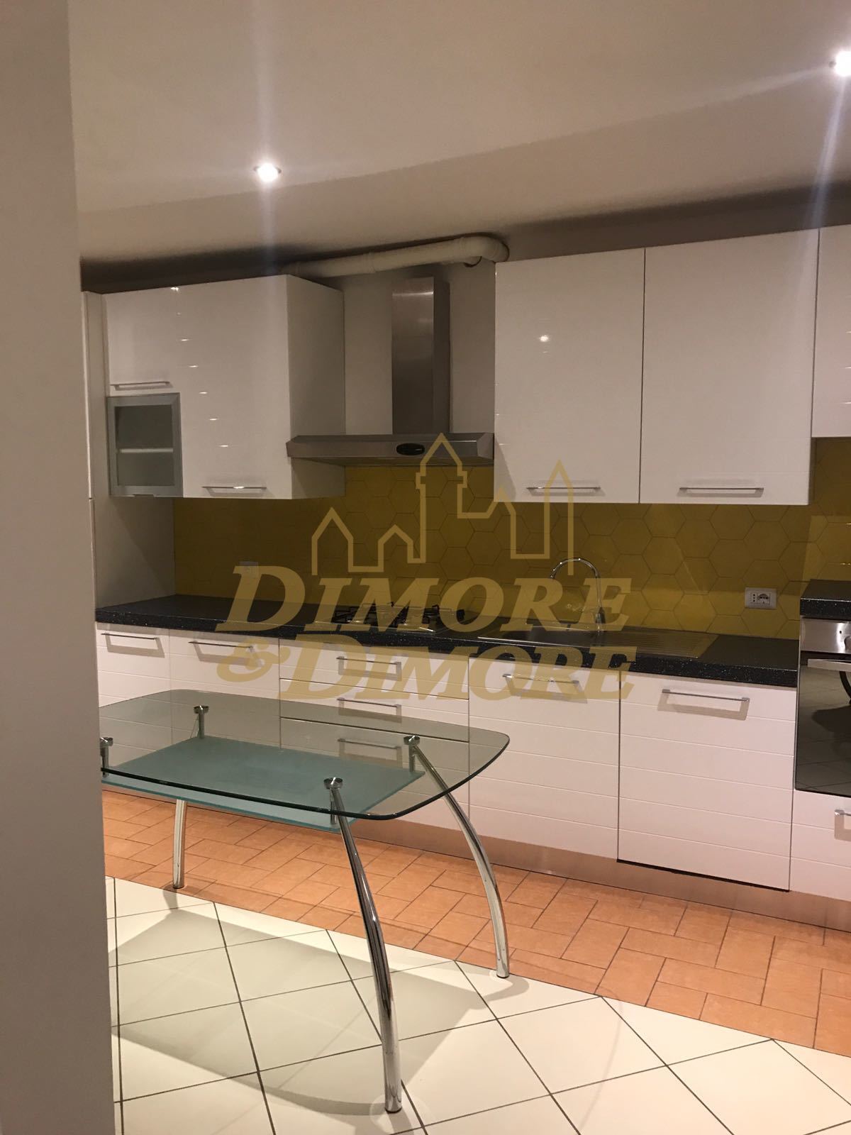 Immagine 23 di Villa in vendita  a Luino