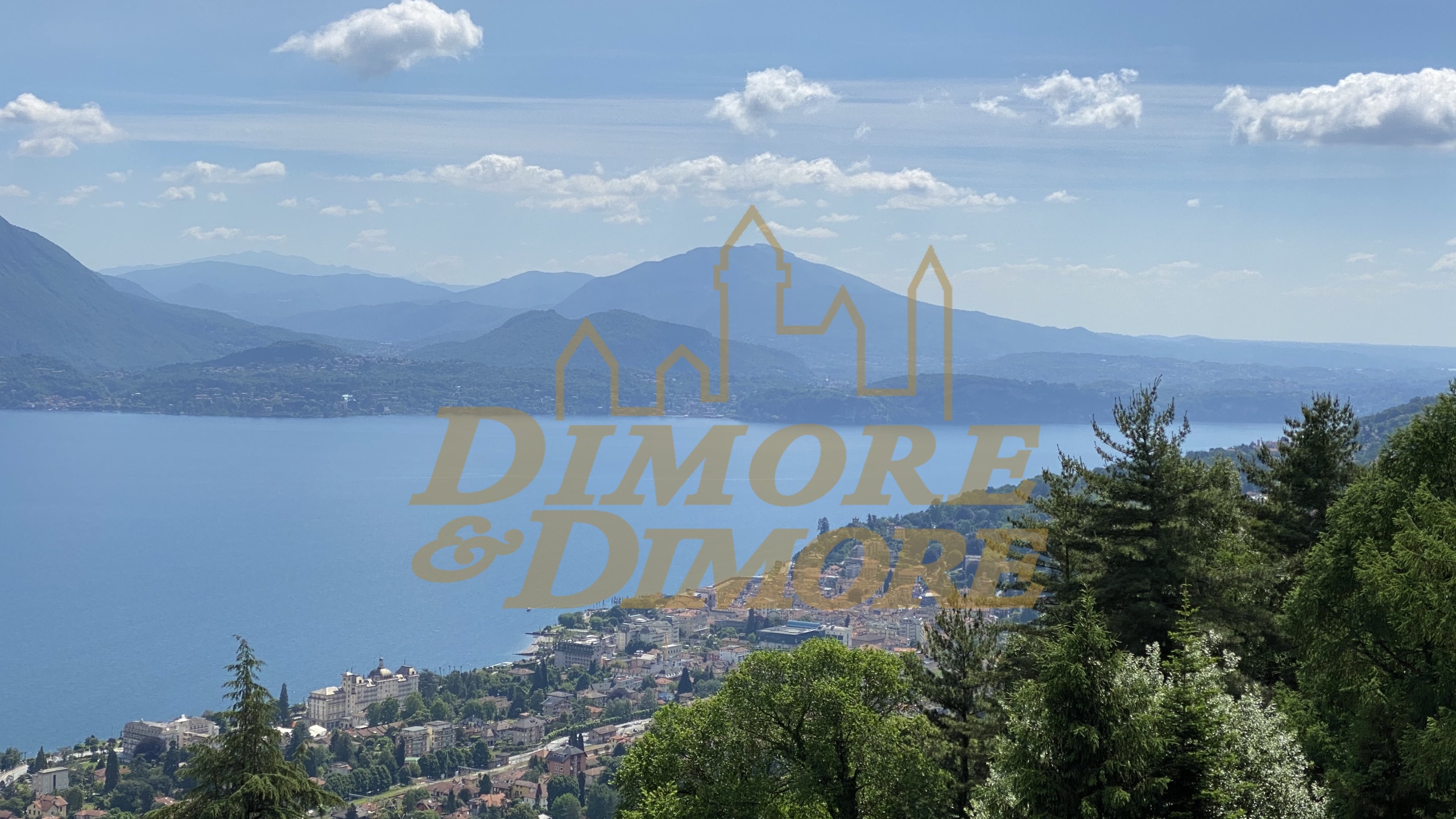 Immagine 19 di Villa in vendita  a Stresa