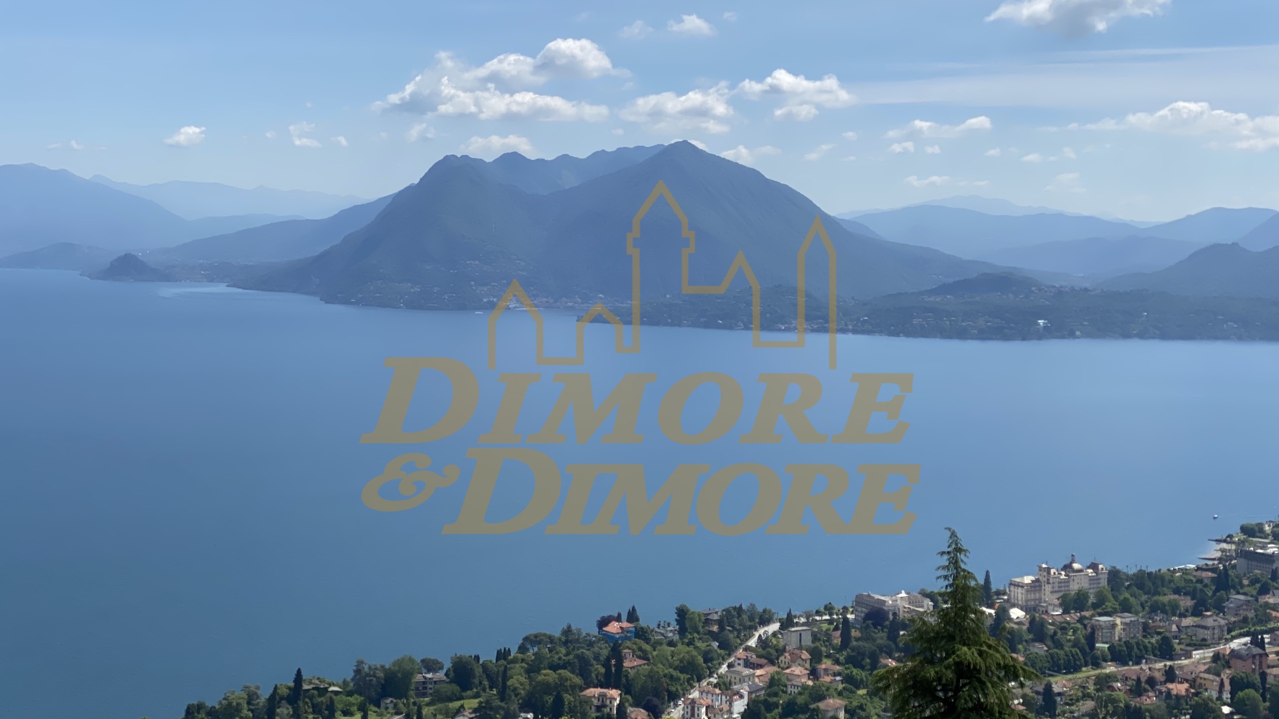 Immagine 18 di Villa in vendita  a Stresa