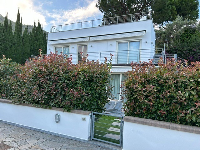 Immagine 57 di Villa in vendita  in Via Adelasia 139 a Alassio