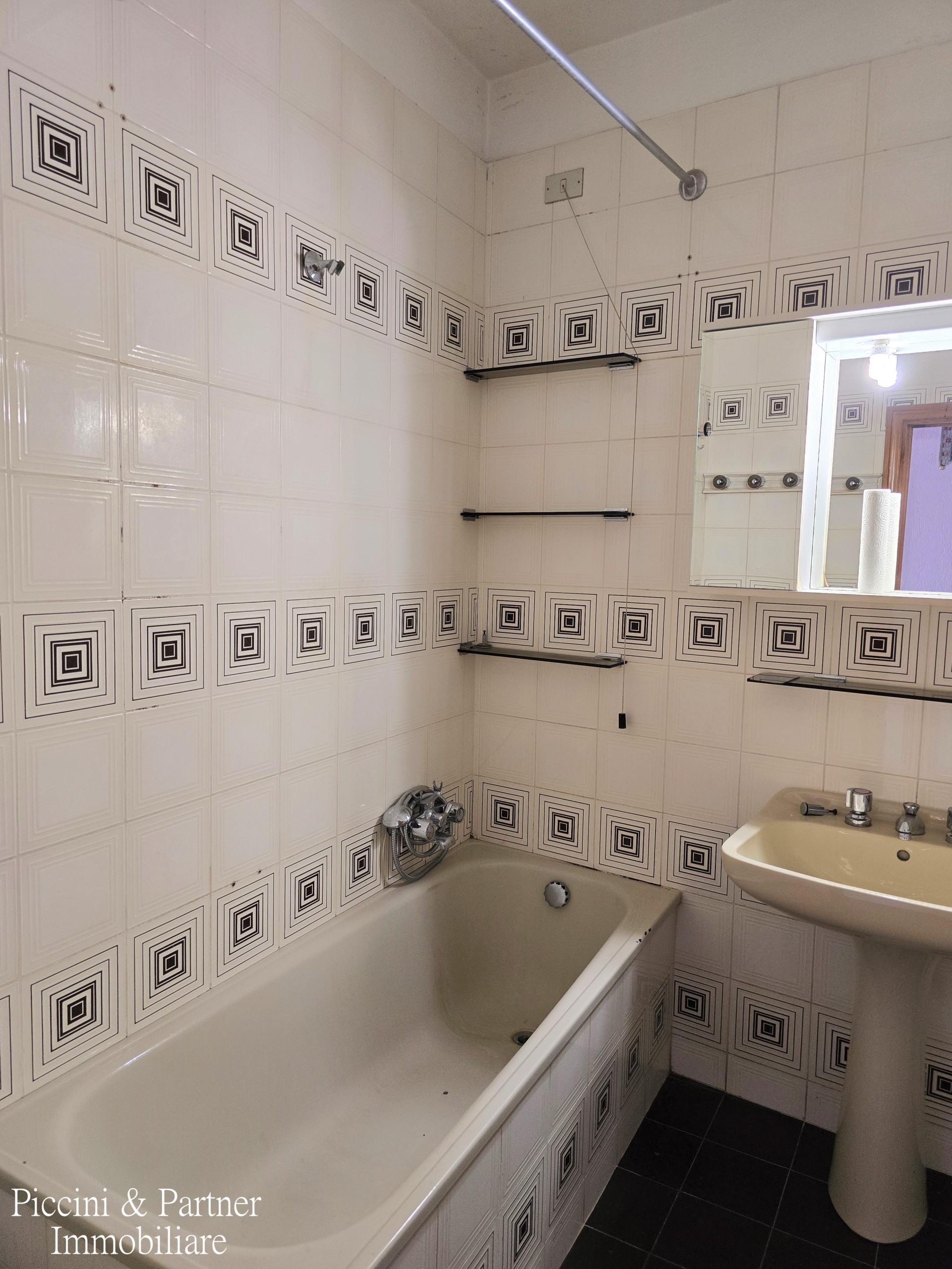 Immagine 56 di Pentalocale in vendita  in Via San Giovanni del Fosso 14 a Perugia