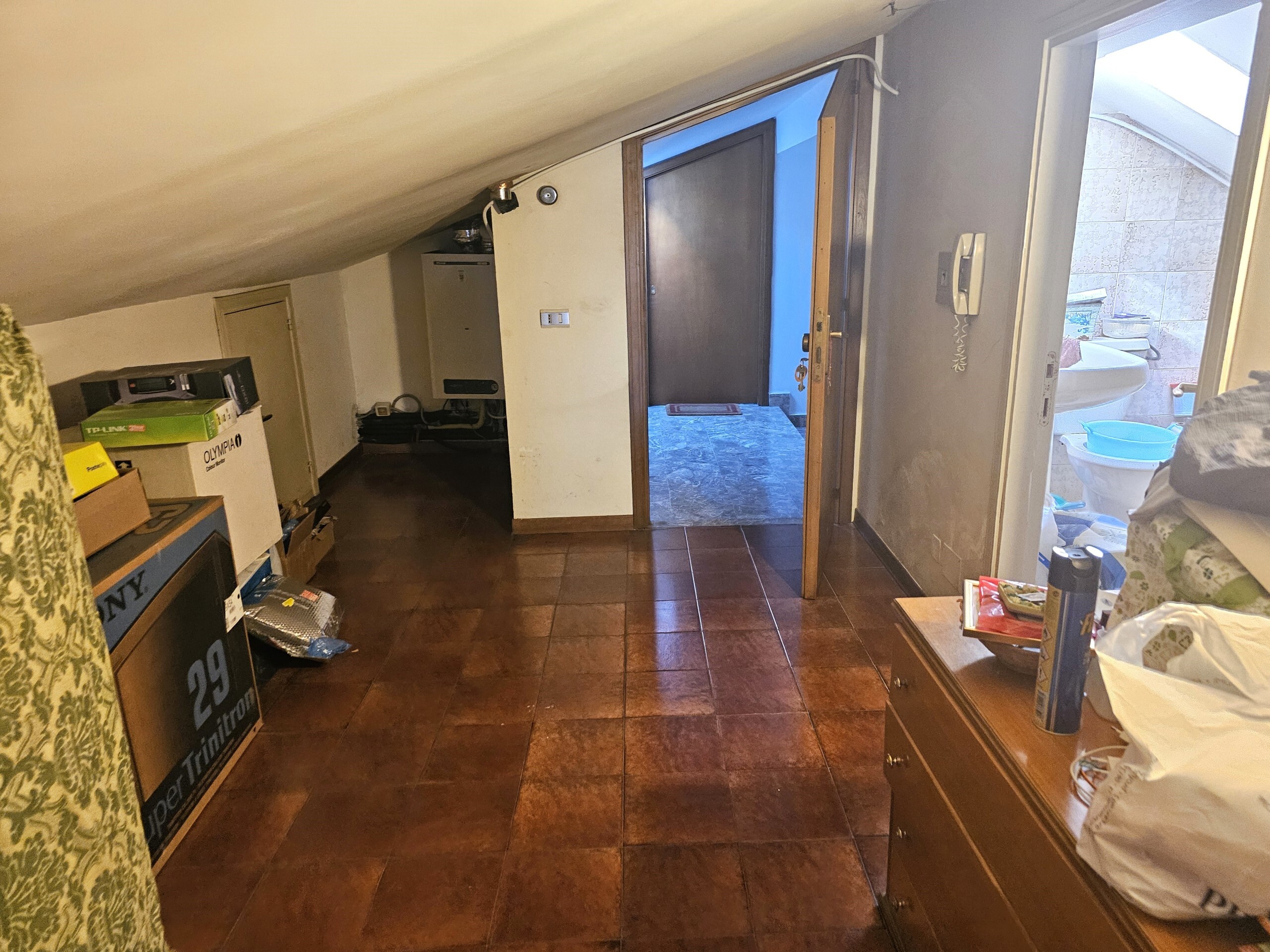 Immagine 35 di Pentalocale in vendita  in Via Ardigò a Perugia