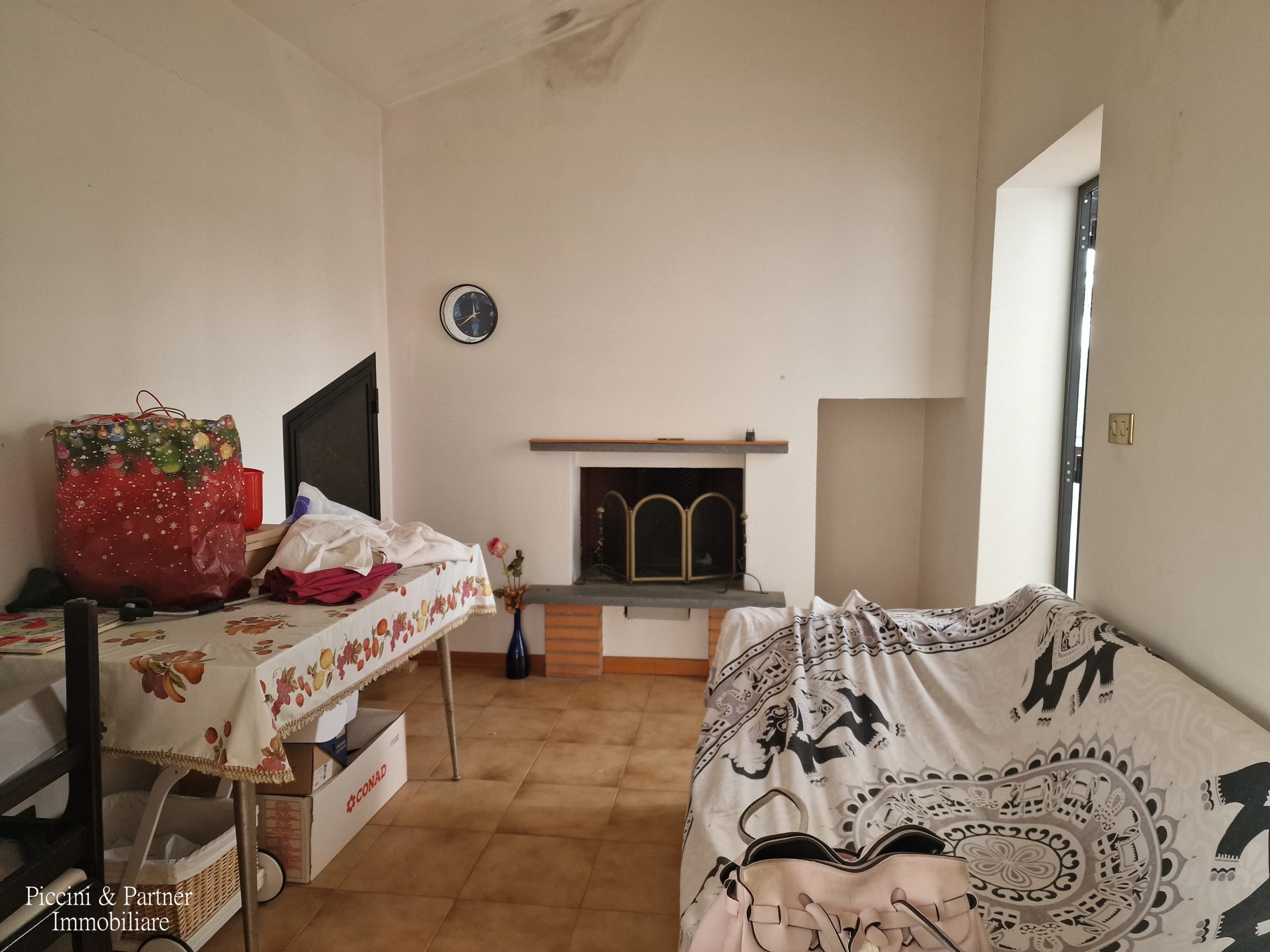 Immagine 29 di Pentalocale in vendita  in Via dei Partigiani 57 a Castiglione Del Lago