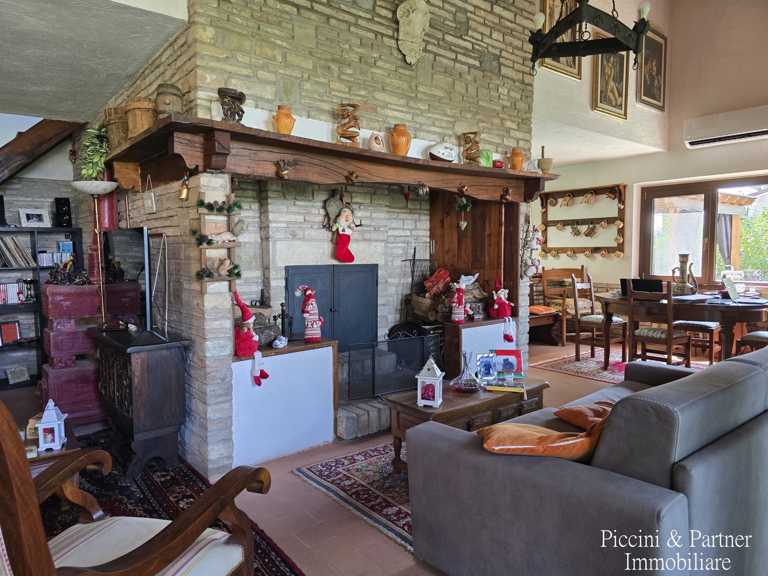 Immagine 28 di Villa in vendita  in Via IV Novembre 15 a Passignano Sul Trasimeno