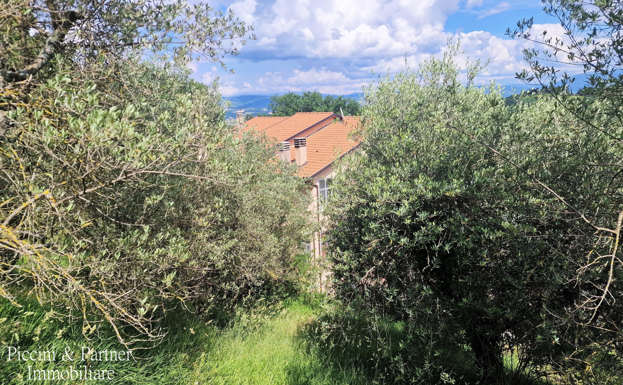 Immagine 47 di Pentalocale in vendita  in Strada Ponte Rio Ponte Pattoli a Perugia