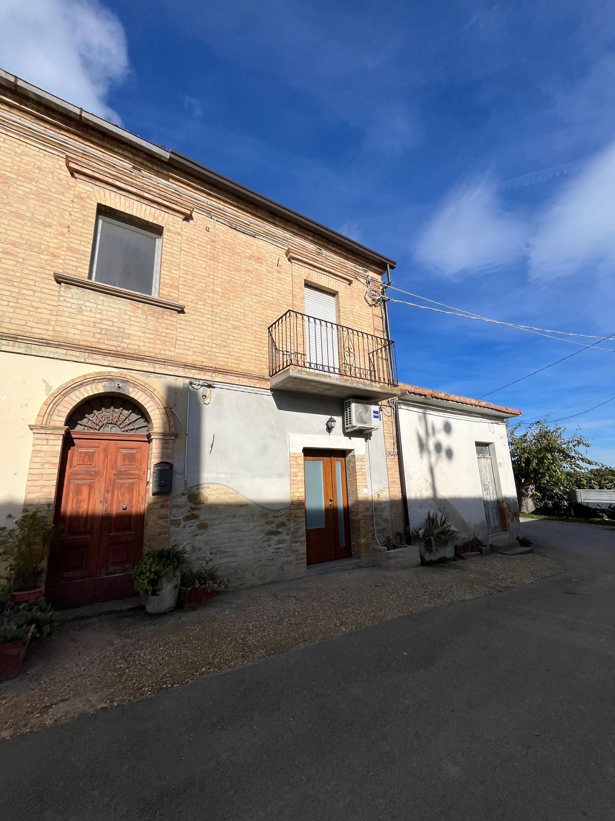 Immagine 17 di Trilocale in affitto  in Contrada Piane Favaro 190 a Rocca San Giovanni