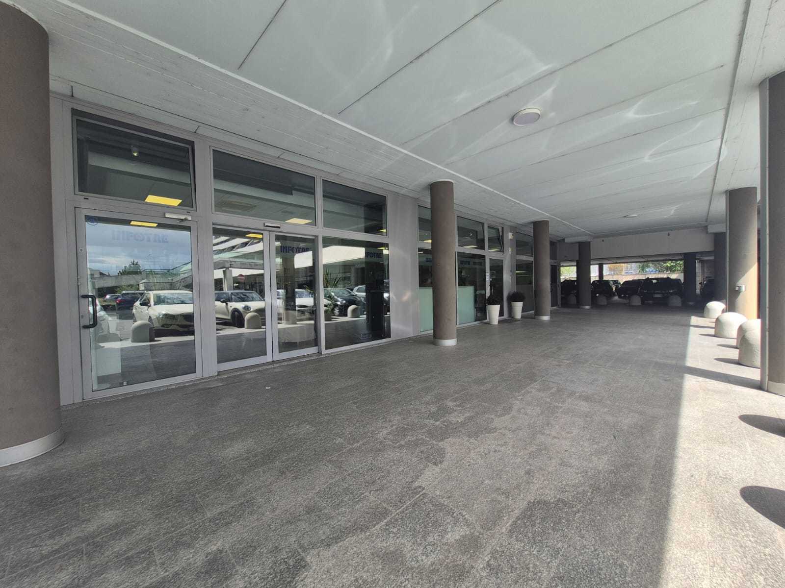 Immagine 5 di Locale commerciale in vendita  in Via Orzinuovi 20 a Brescia