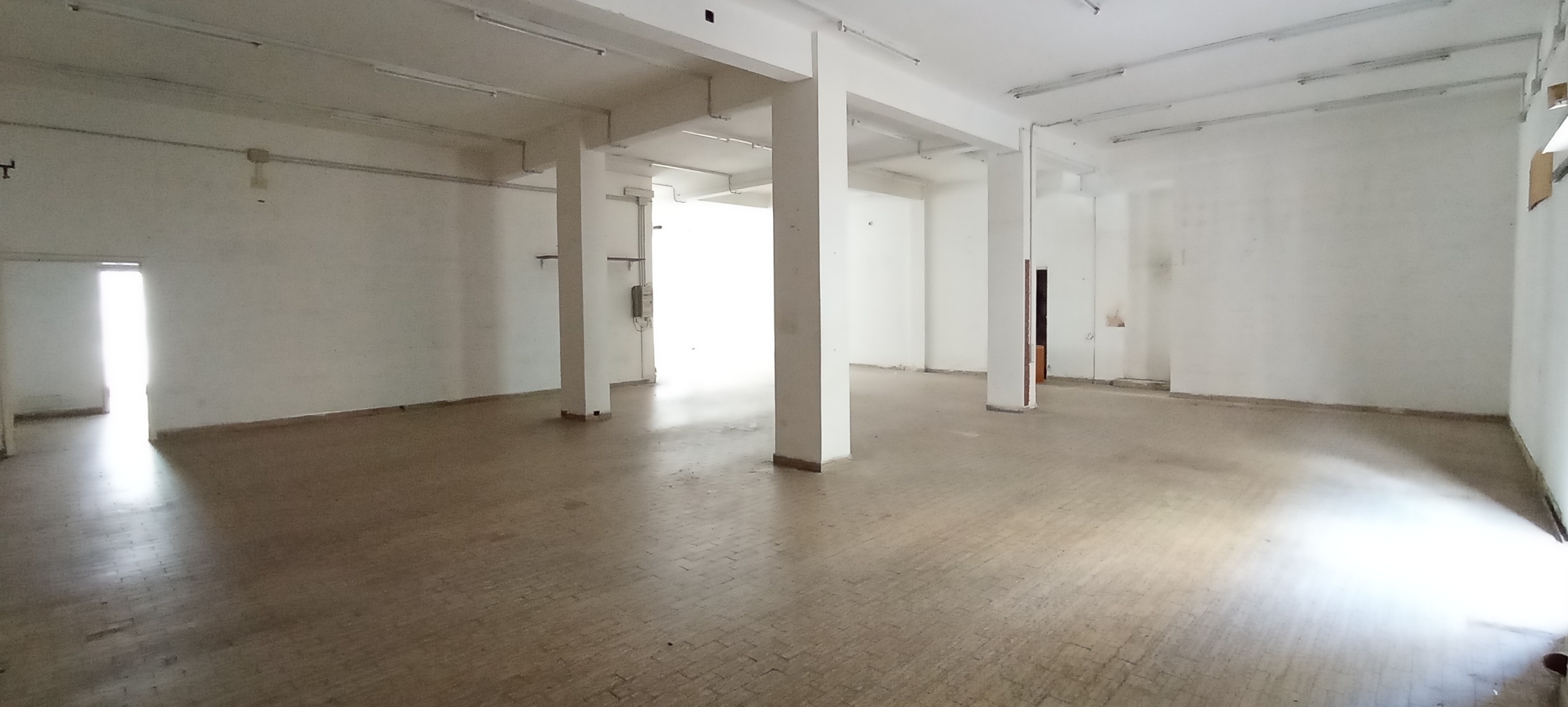 Immagine 1 di Locale commerciale in affitto  a Ragusa