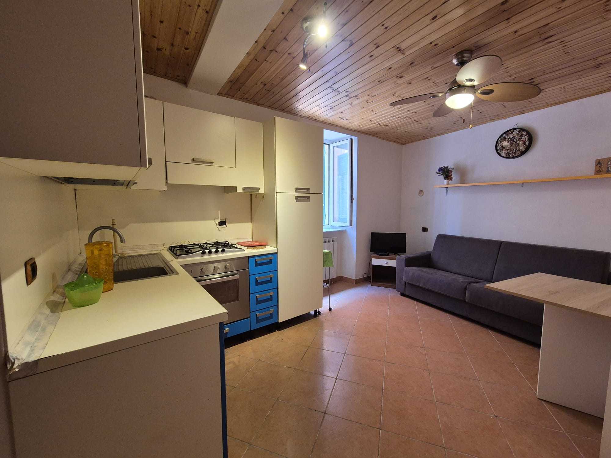 Immagine 3 di Monolocale in vendita  in Via delle Croce 9 a Sestri Levante