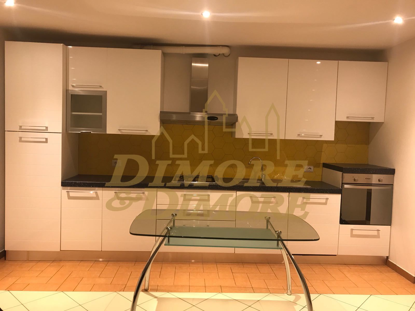 Immagine 18 di Villa in vendita  a Luino