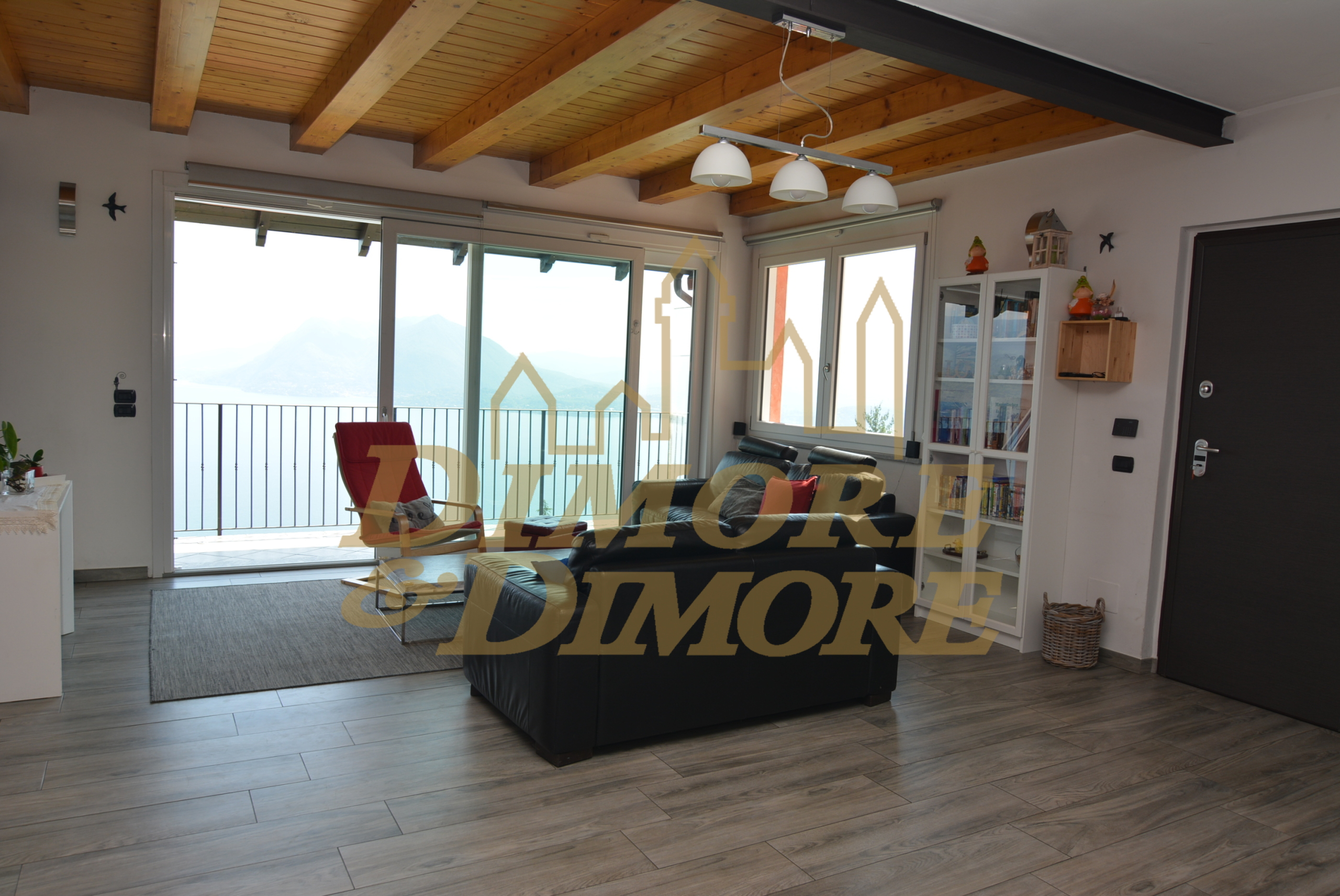 Immagine 8 di Villa in vendita  a Stresa