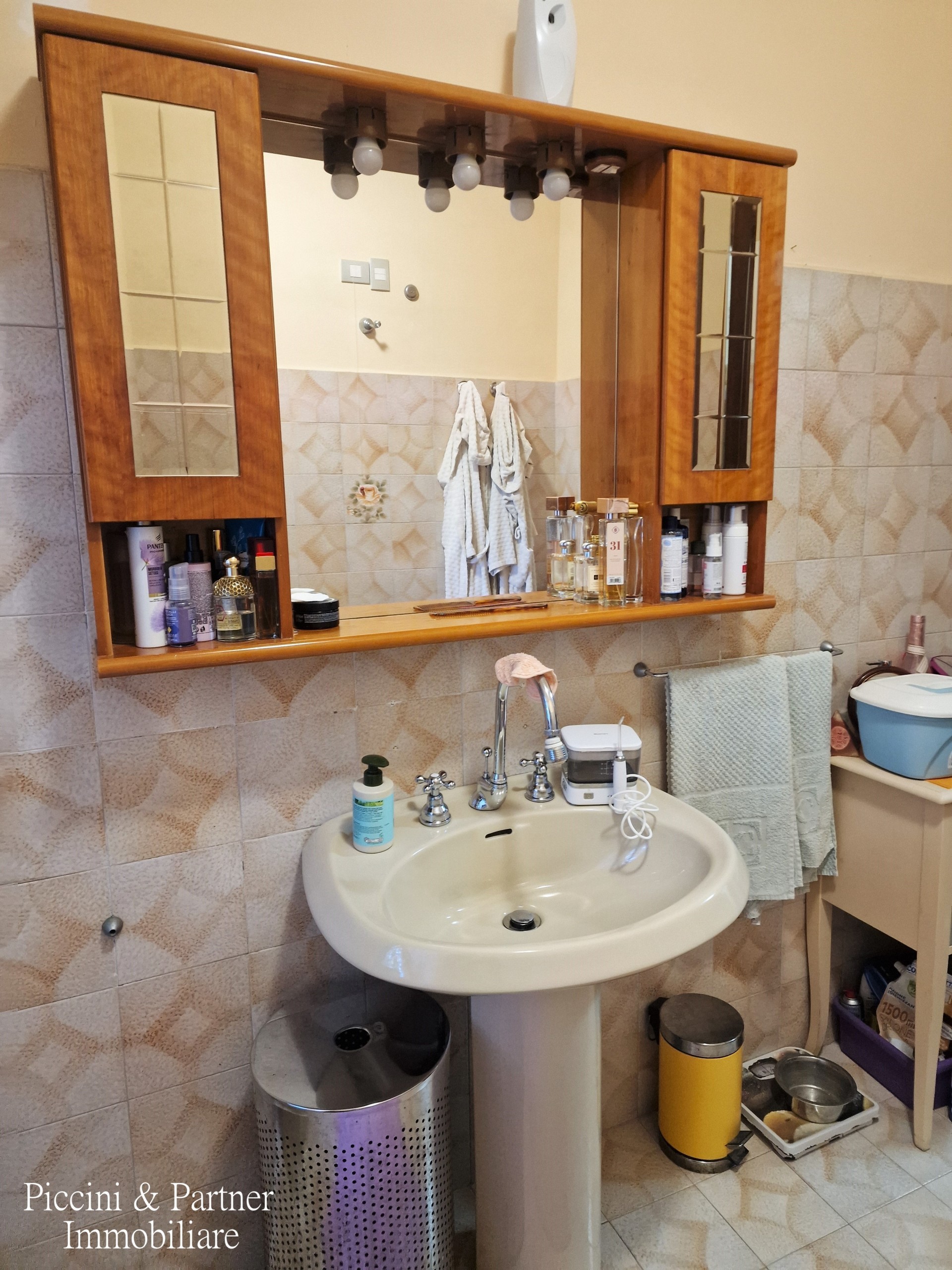 Immagine 43 di Pentalocale in vendita  in Strada Ponte Rio Ponte Pattoli a Perugia