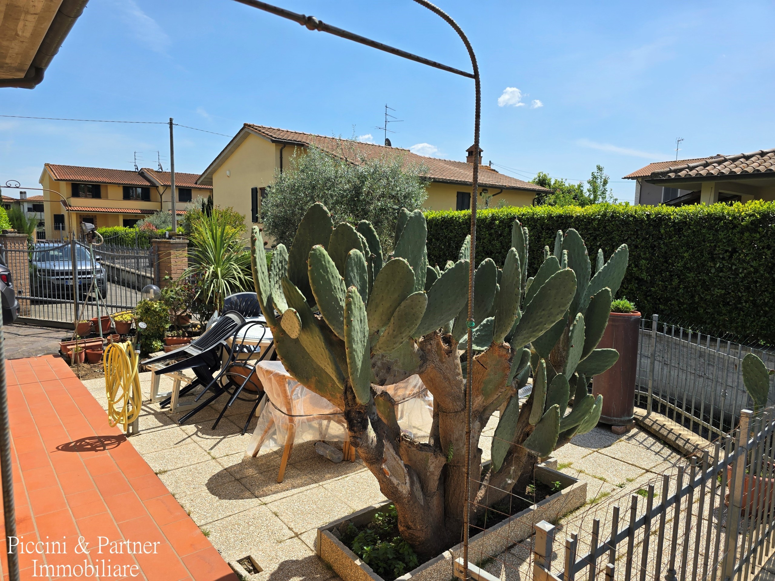 Immagine 34 di Casa trifamiliare in vendita  in Via Bagnolo a Castiglione Del Lago