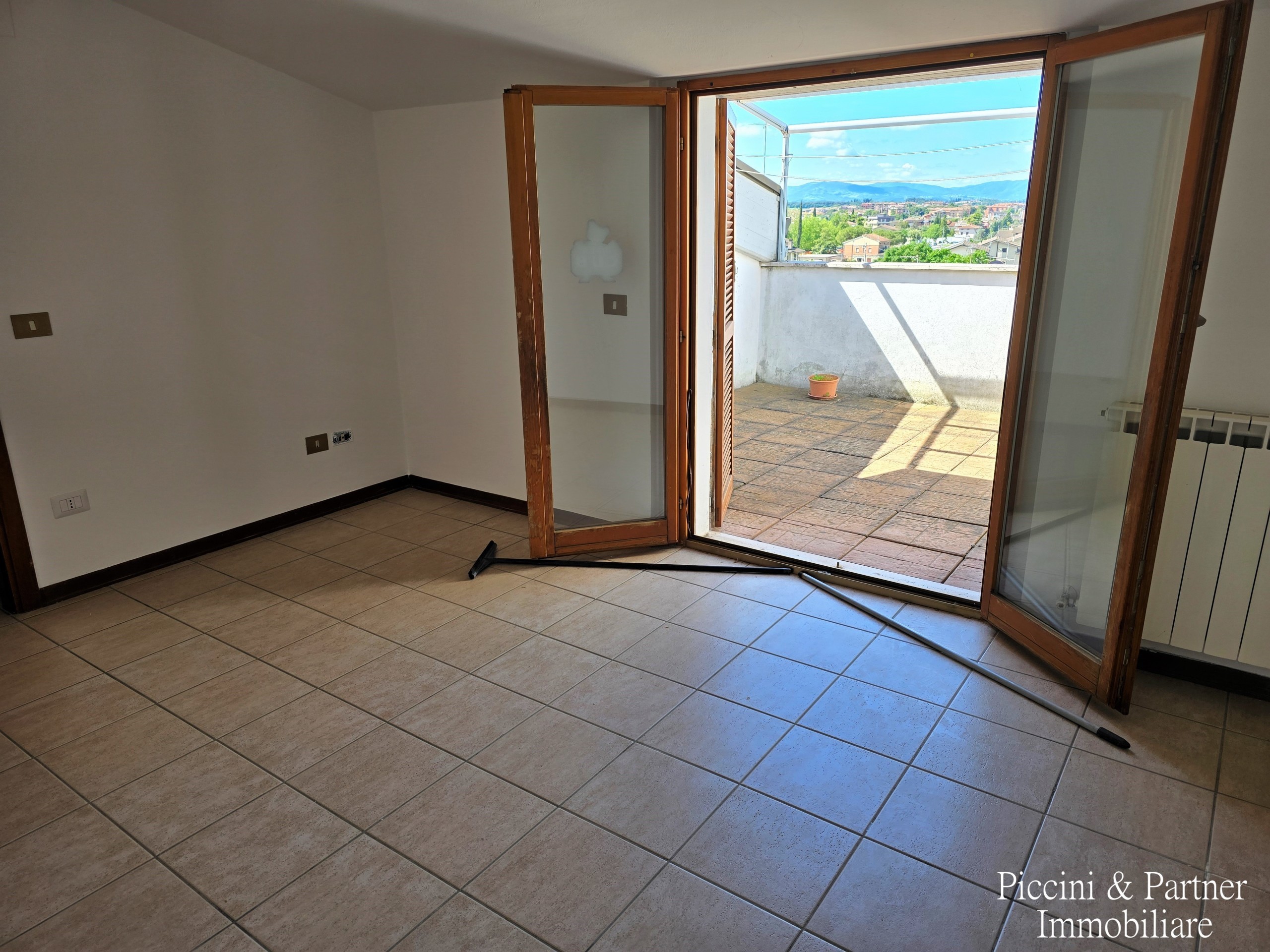 Immagine 34 di Quadrilocale in vendita  in Strada del Giglio a Perugia