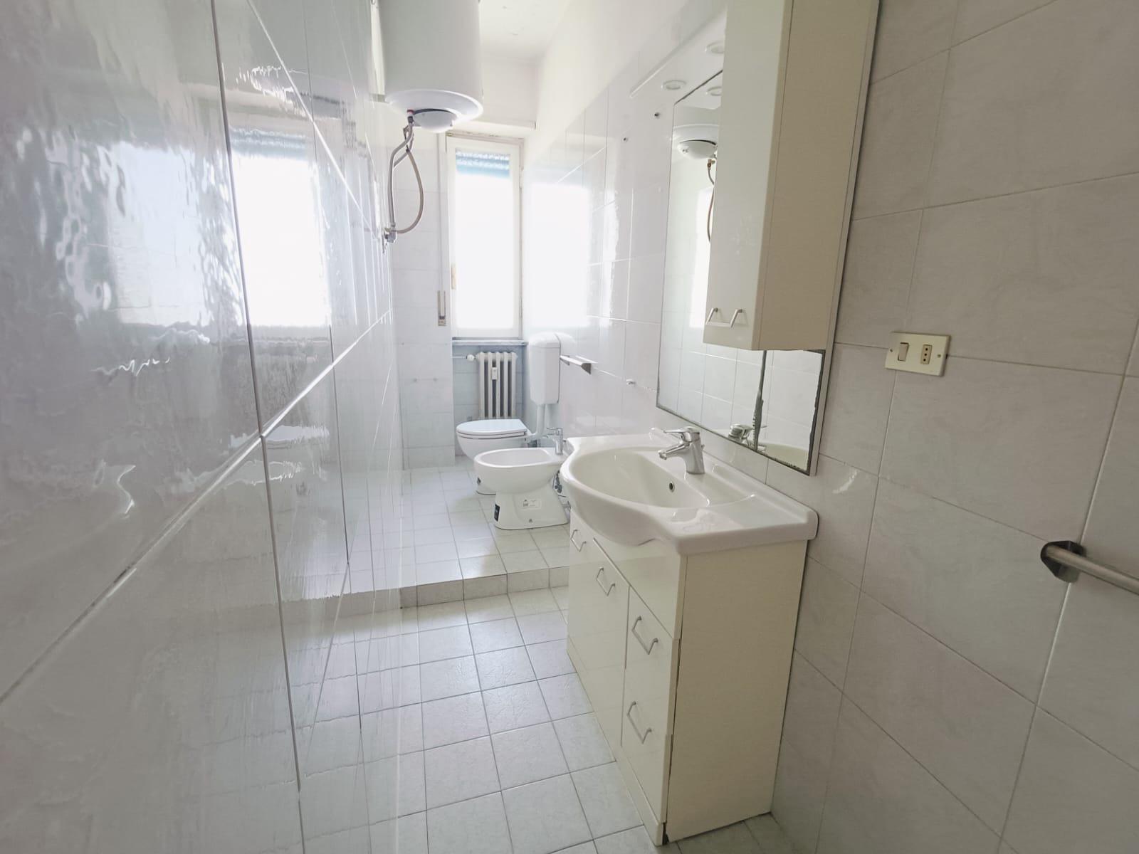 Immagine 22 di Quadrilocale in vendita  in Via Remmert F,lli 21 a Ciriè