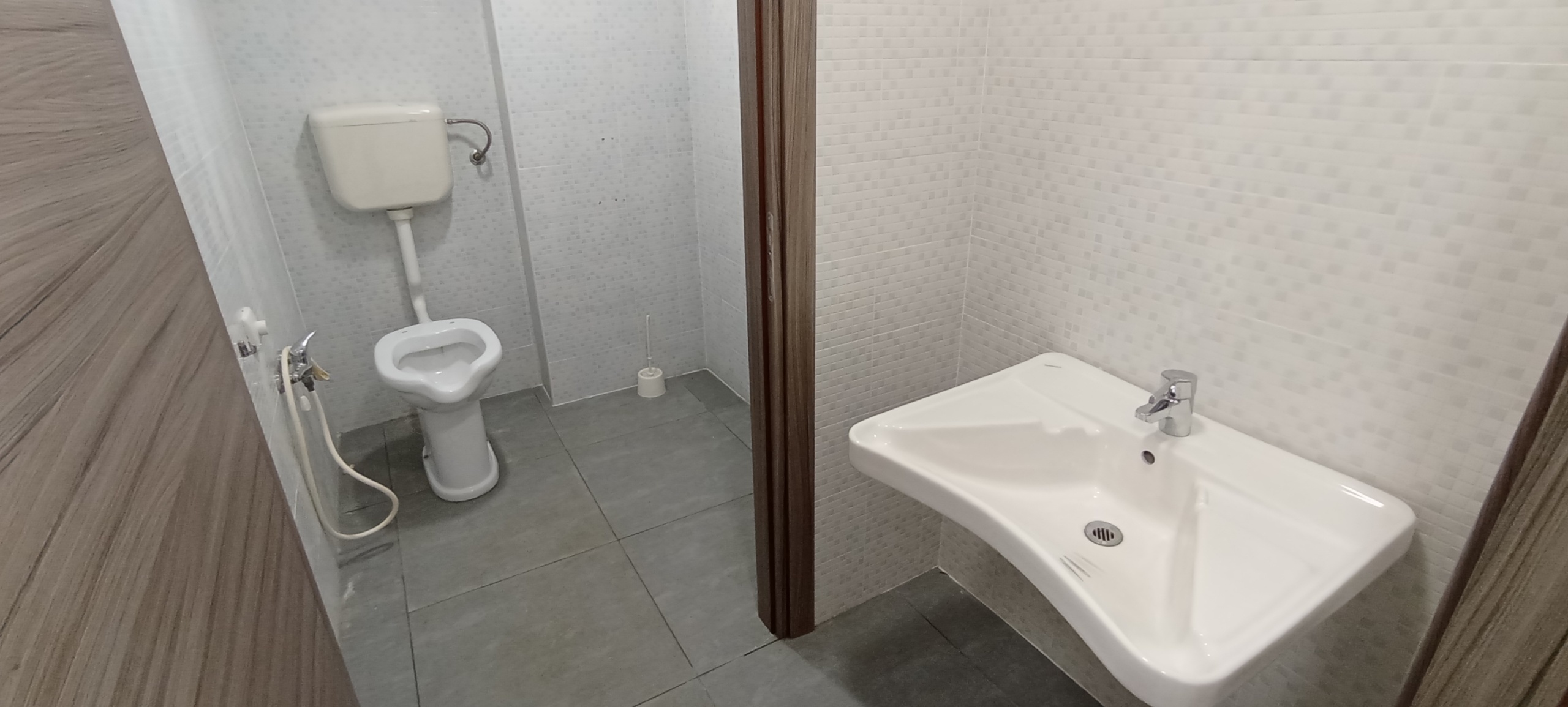 Immagine 16 di Ufficio in affitto  a Ragusa