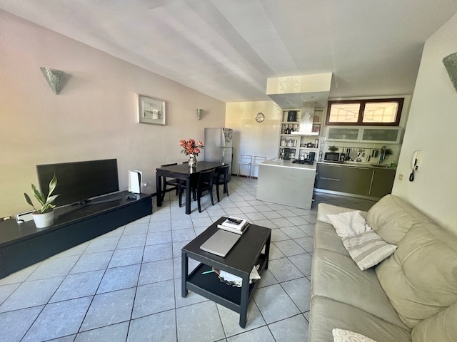 Immagine 2 di Trilocale in vendita  a Cesena