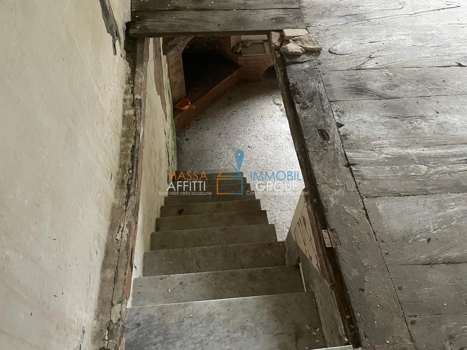 Immagine 42 di Casa semindipendente in vendita  in Via Monte Grappa 1 a Stazzema