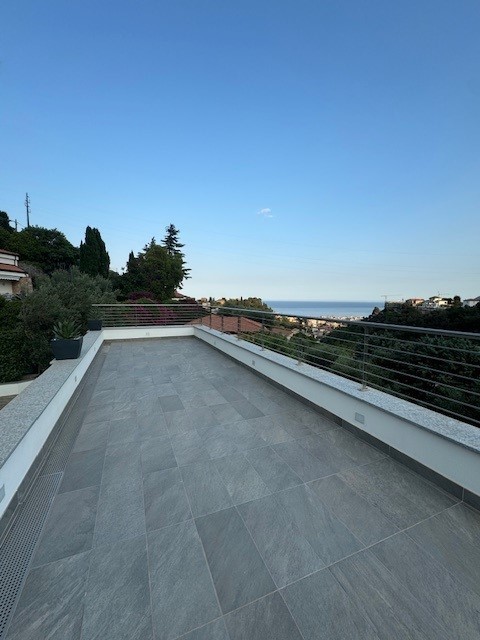 Immagine 70 di Villa in vendita  in Via Adelasia 139 a Alassio