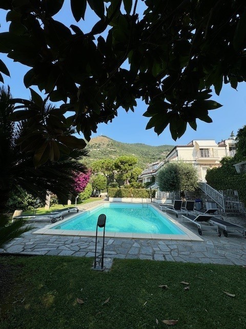 Immagine 77 di Villa in vendita  in Via Adelasia 139 a Alassio