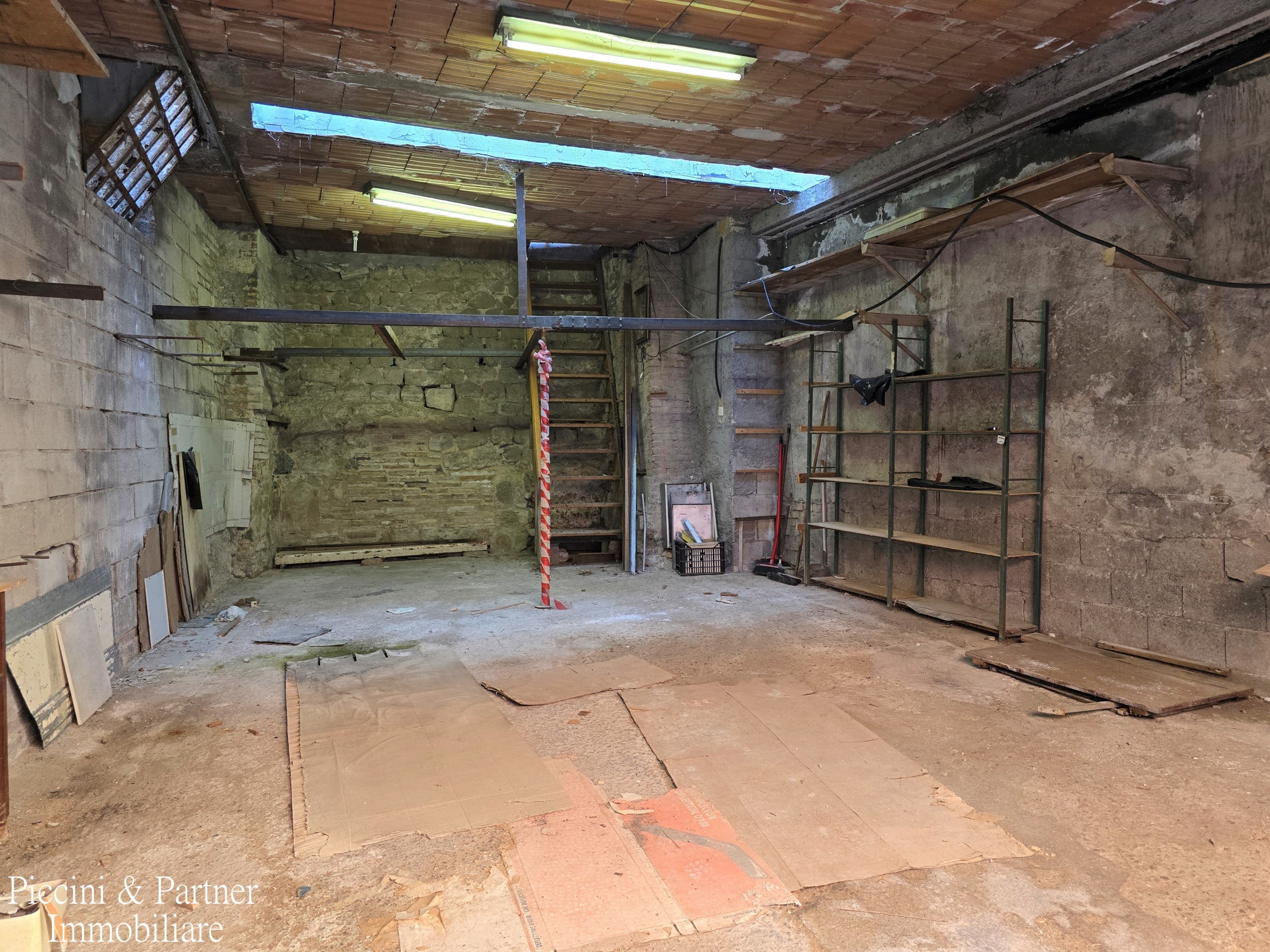 Immagine 61 di Pentalocale in vendita  in Via San Giovanni del Fosso 14 a Perugia