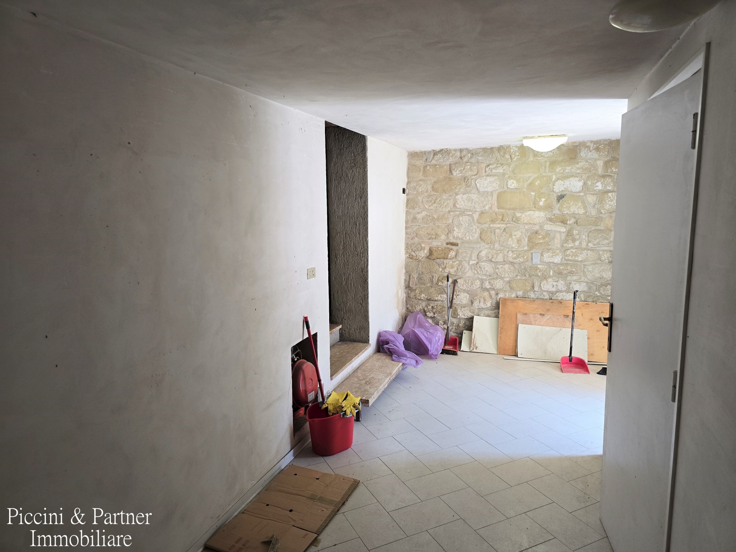 Immagine 21 di Pentalocale in vendita  in Via San Giovanni del Fosso 14 a Perugia