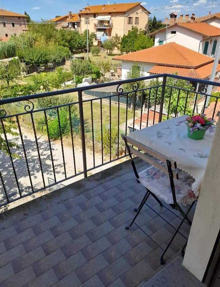 Immagine 14 di Porzione di casa in vendita  a Castiglione Del Lago
