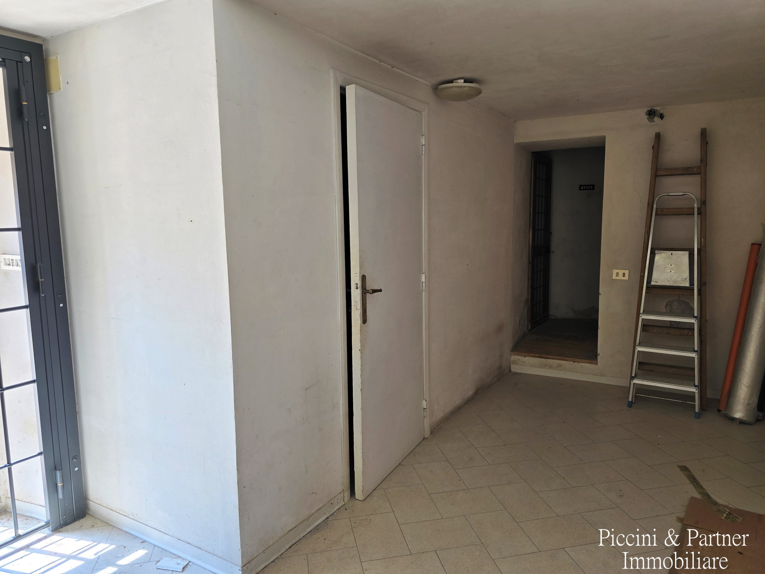 Immagine 17 di Pentalocale in vendita  in Via San Giovanni del Fosso 14 a Perugia