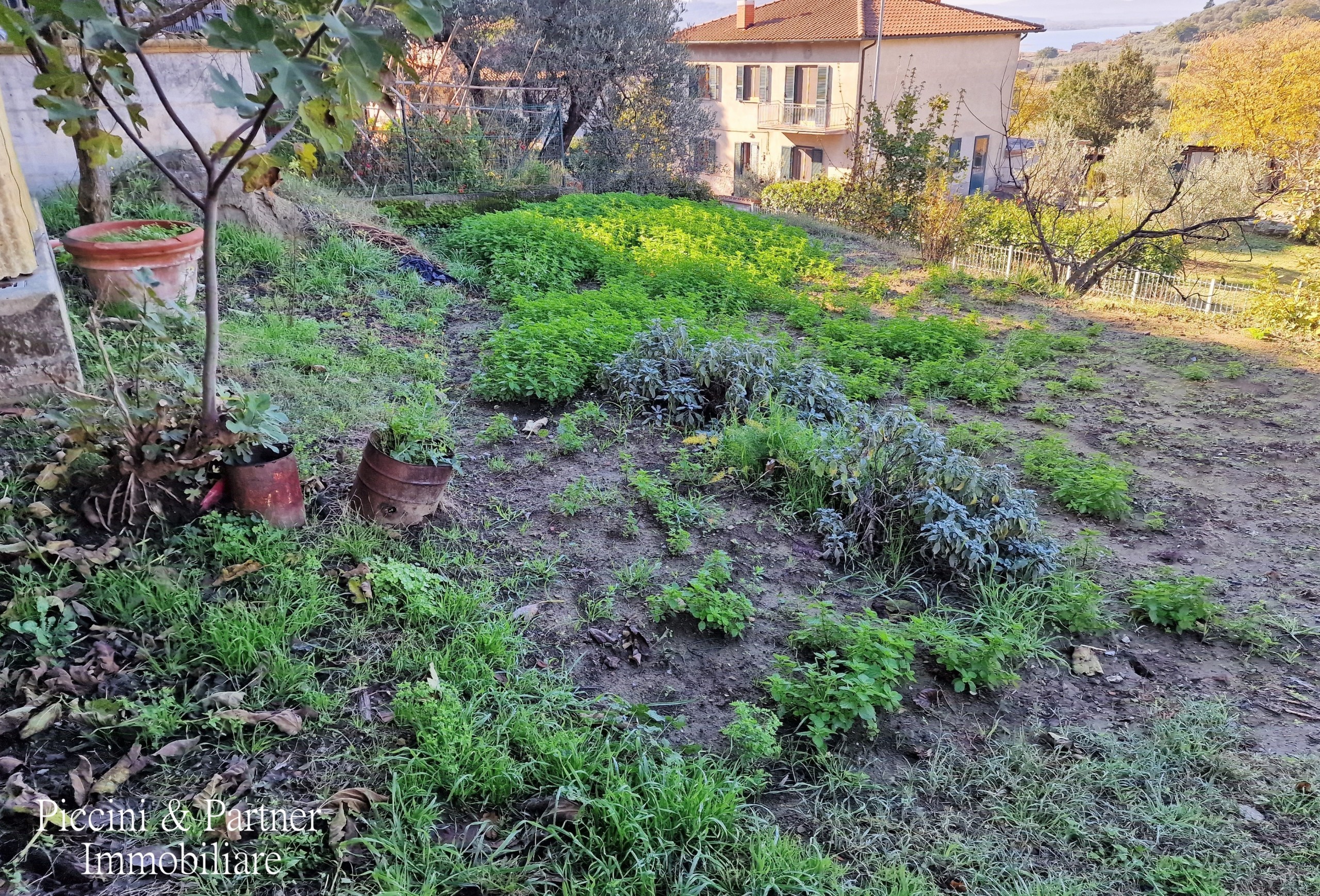 Immagine 52 di Casa indipendente in vendita  in Via Costa a Magione