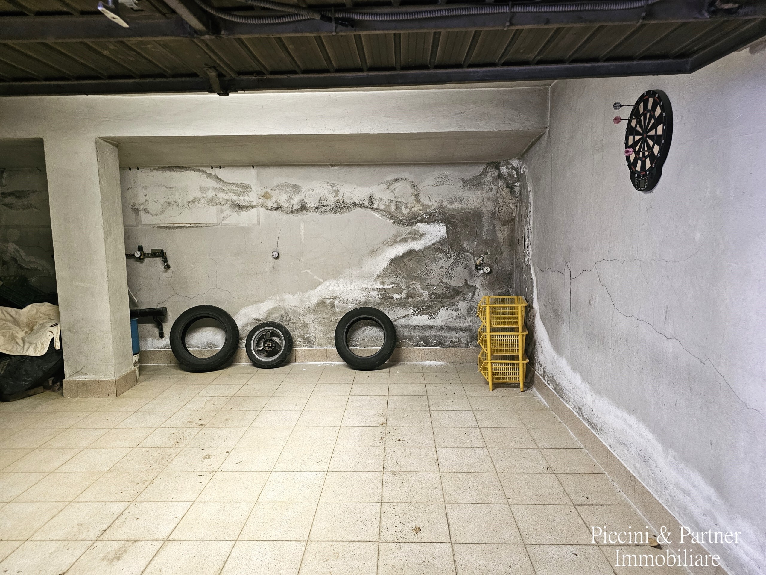 Immagine 41 di Pentalocale in vendita  in Via Ardigò a Perugia