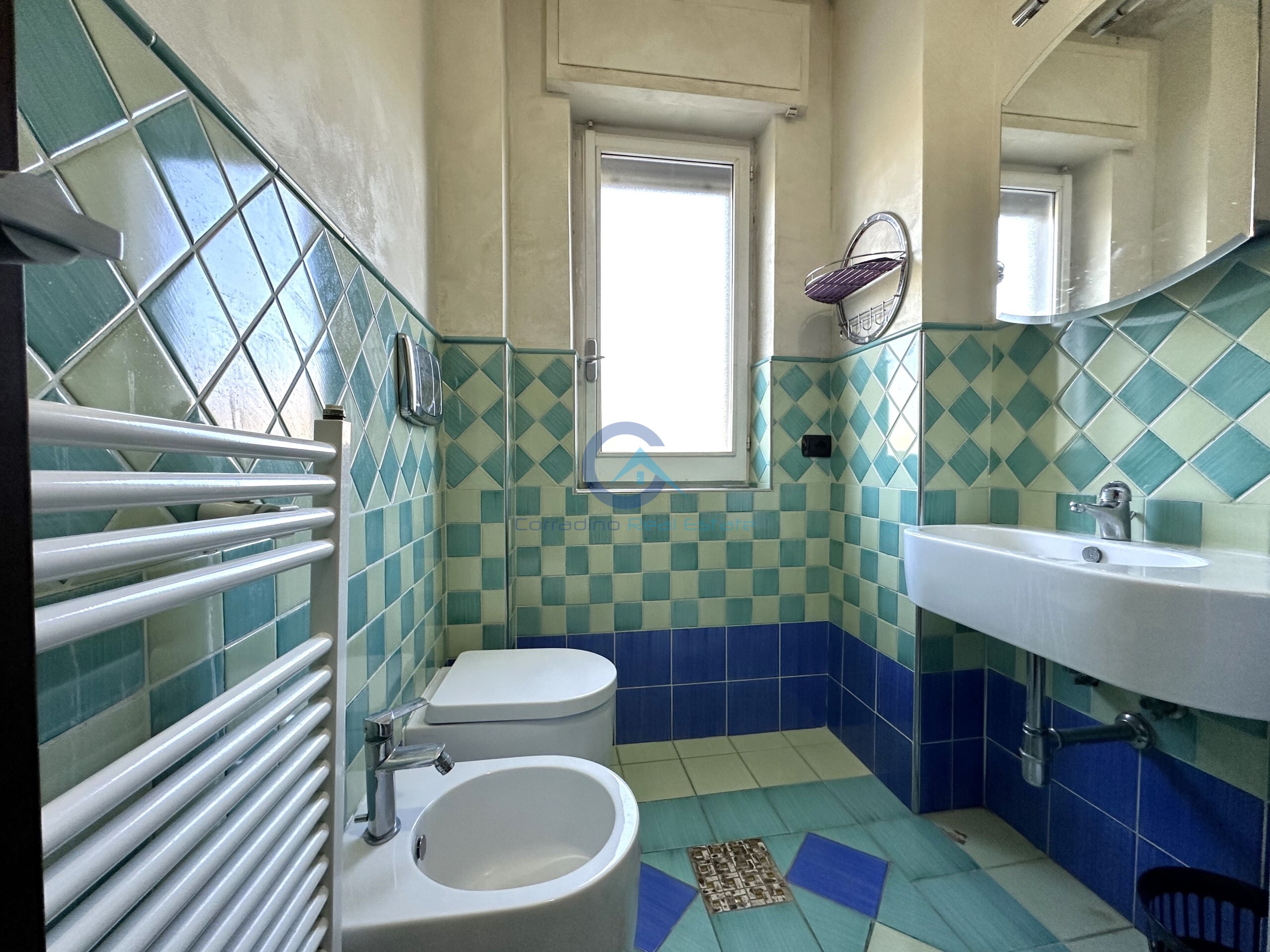 Immagine 8 di Trilocale in affitto  a Catanzaro