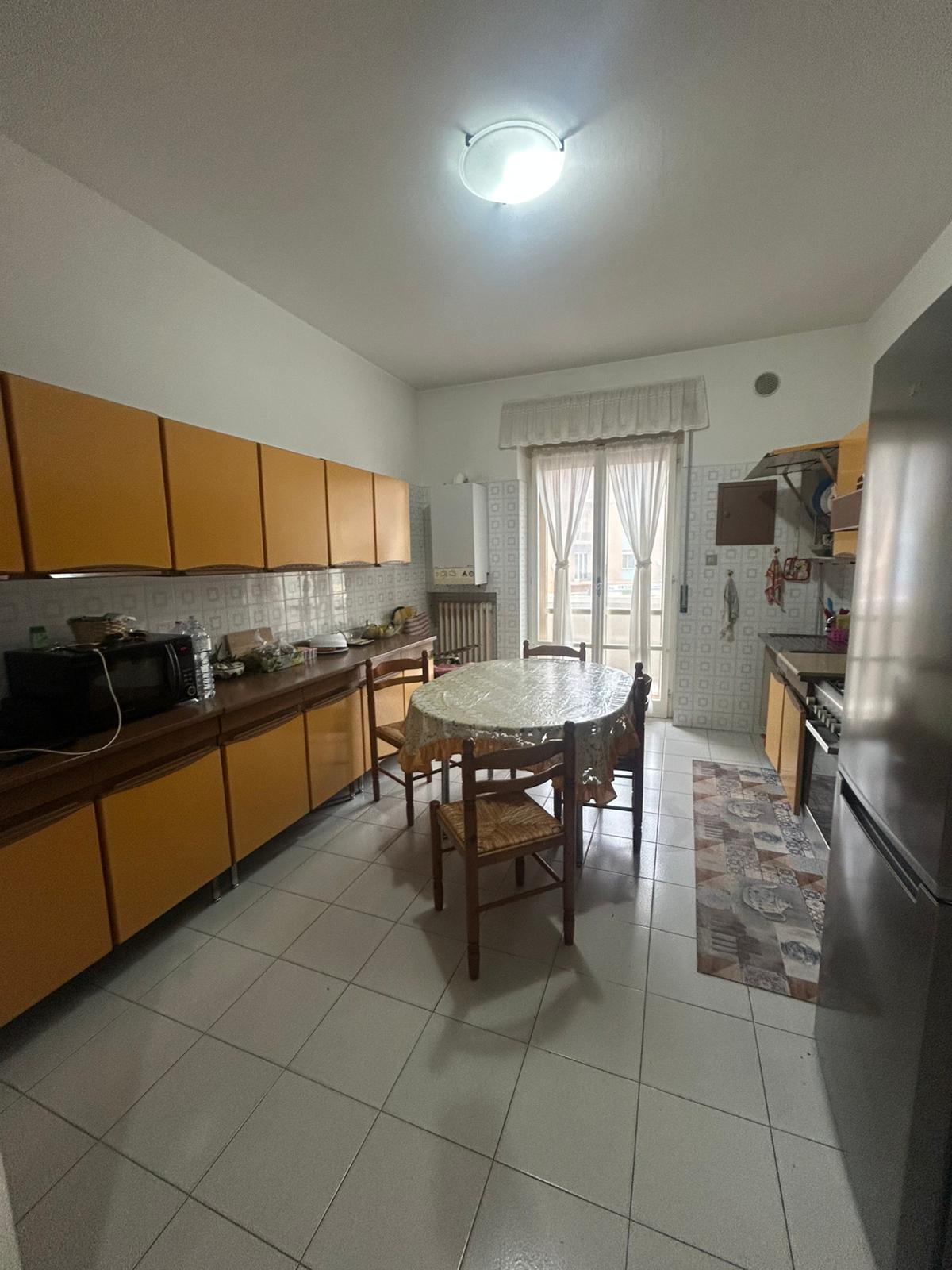 Immagine 3 di Quadrilocale in vendita  a Pescara