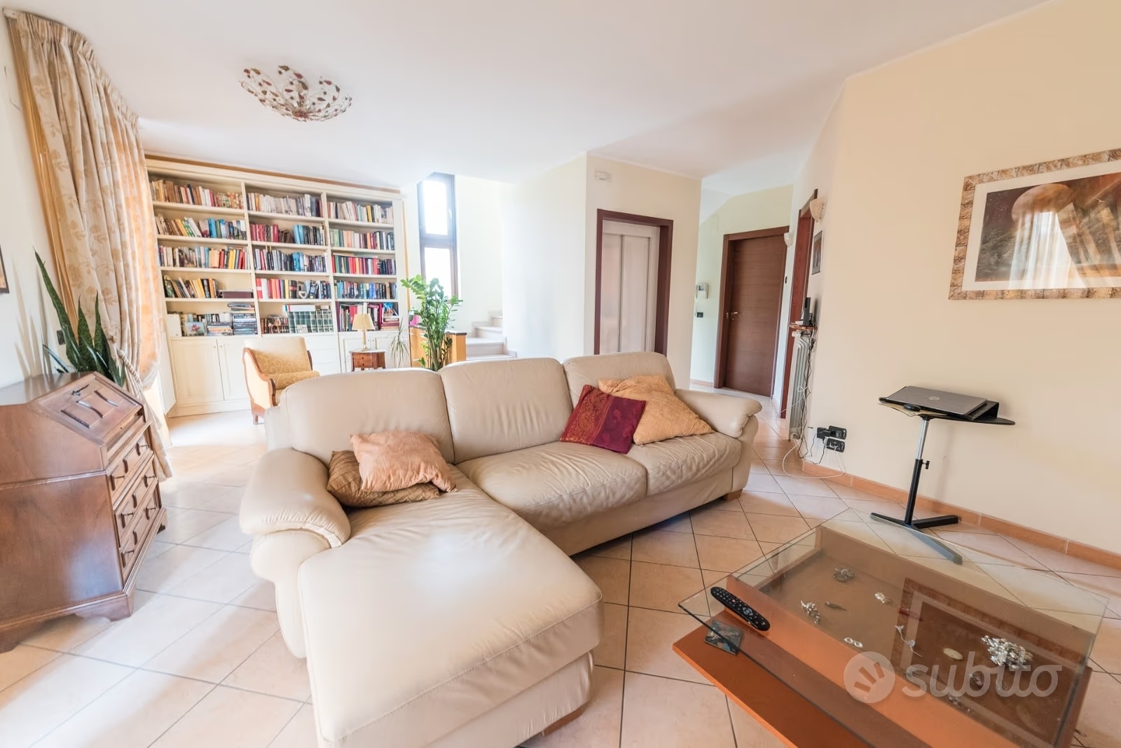 Immagine 8 di Villa in vendita  a Pescara