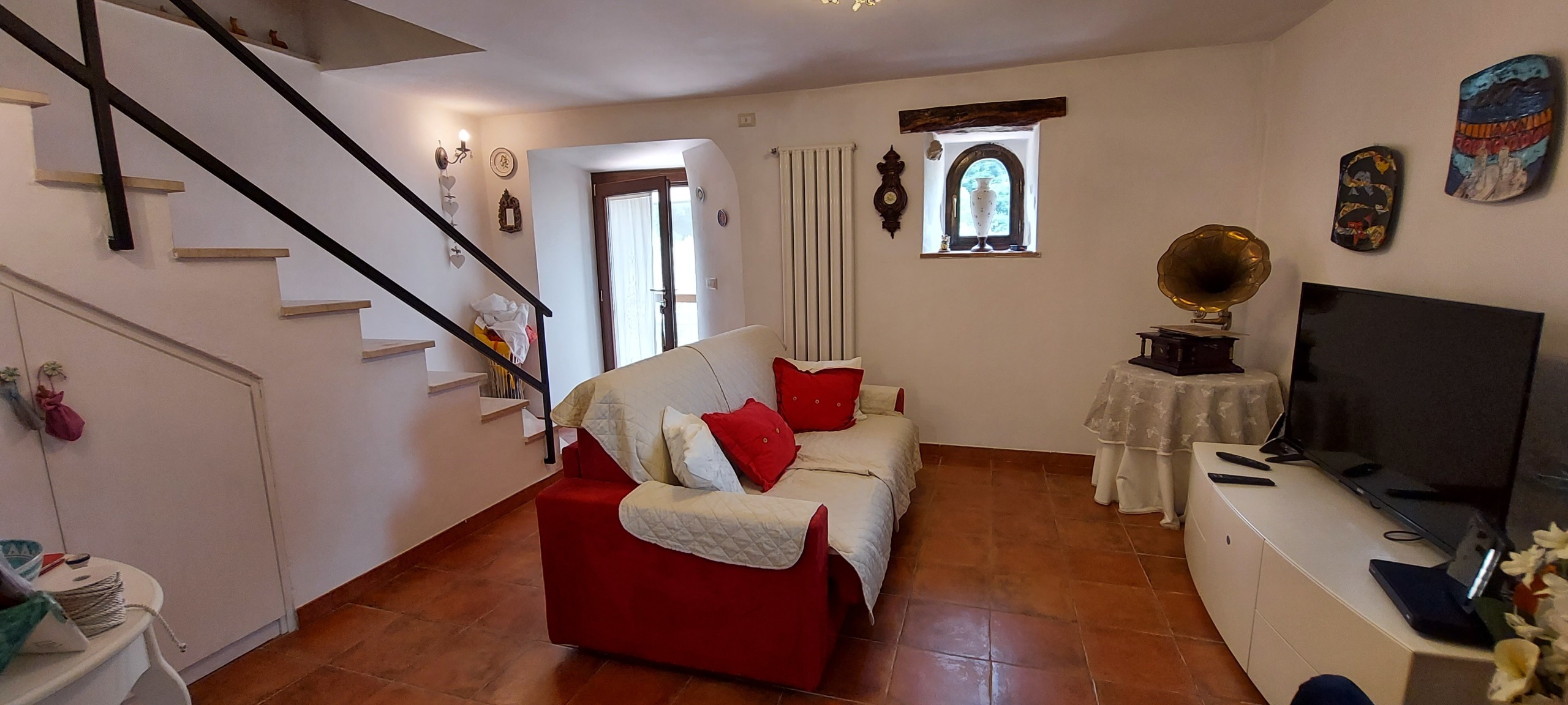 Immagine 14 di Casa indipendente in vendita  a Todi