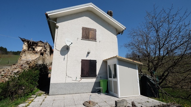 Immagine 19 di Villa in vendita  a Mioglia
