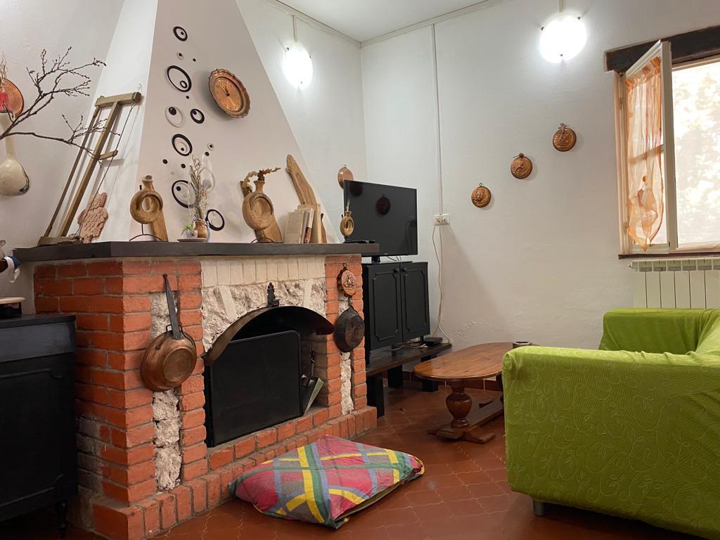 Immagine 2 di Villa in vendita  in località Vallacia 12 a Pareto