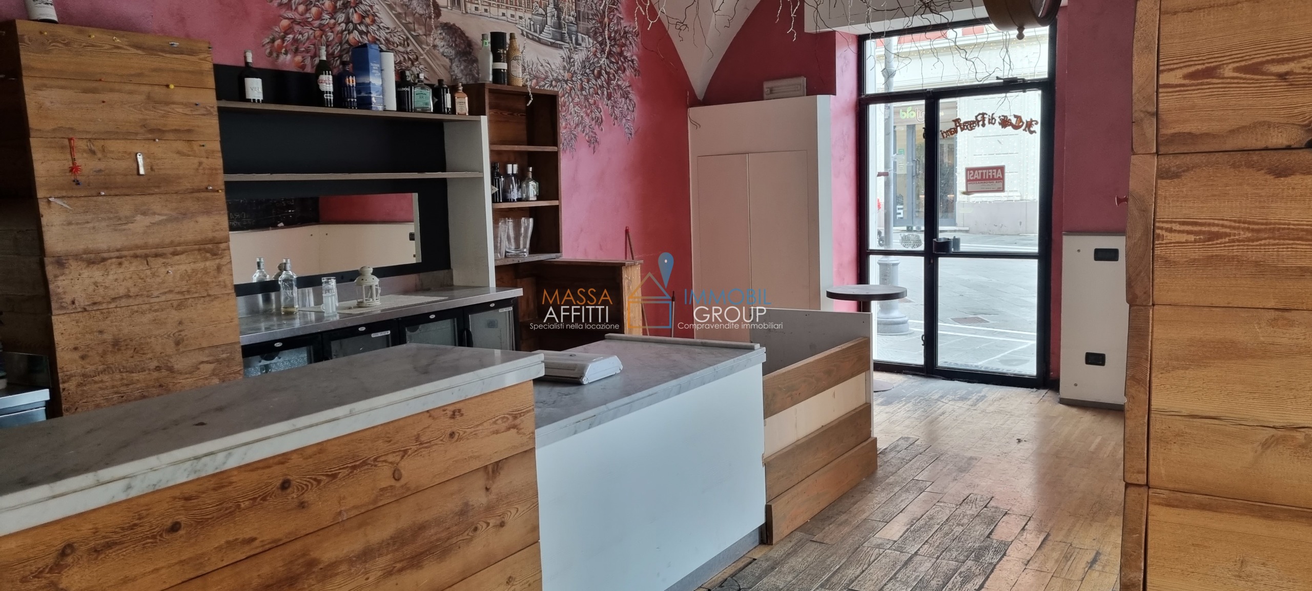 Immagine 5 di Locale commerciale in affitto  in Via Mura Nord 18 a Massa