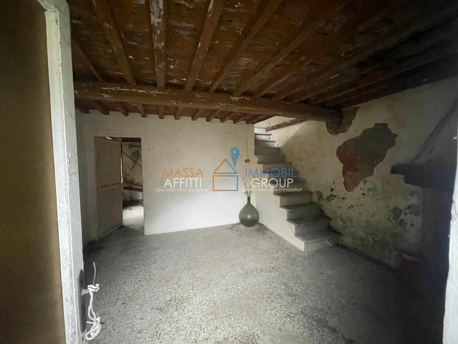 Immagine 22 di Casa semindipendente in vendita  in Via Monte Grappa 1 a Stazzema