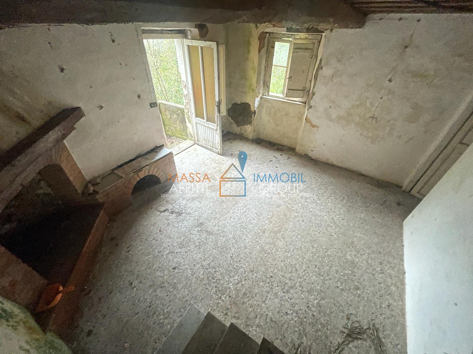 Immagine 31 di Casa semindipendente in vendita  in Via Monte Grappa 1 a Stazzema