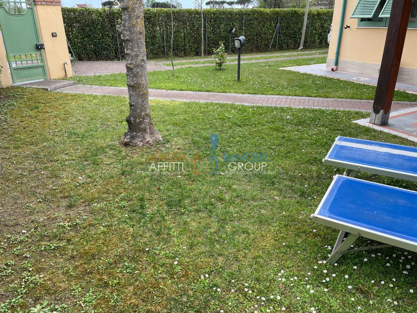 Immagine 3 di Porzione di casa in vendita  in Via Flli Cervi 106 a Forte Dei Marmi