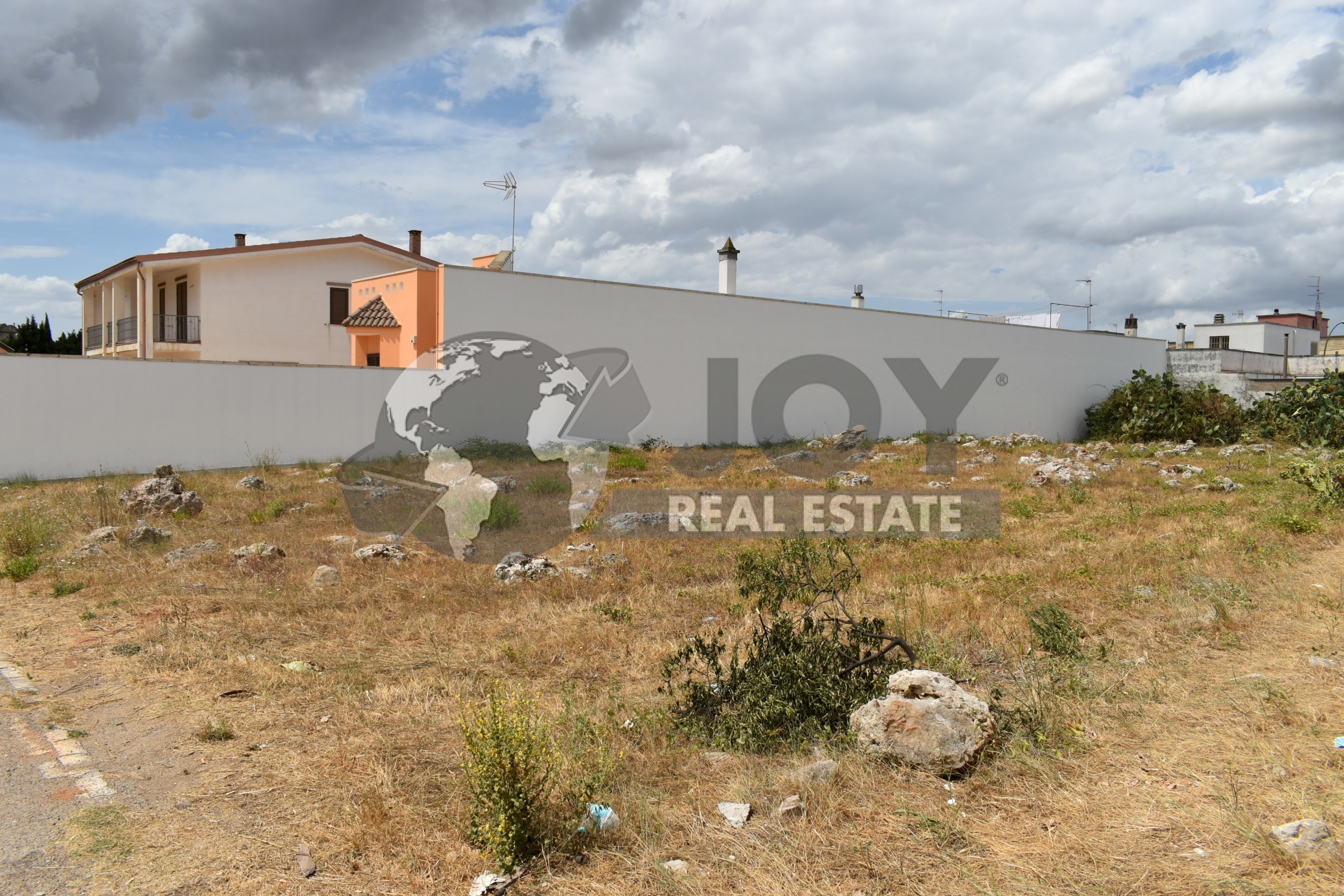 Immagine 12 di Terreno agricolo in vendita  in via morandi a San Donato Di Lecce