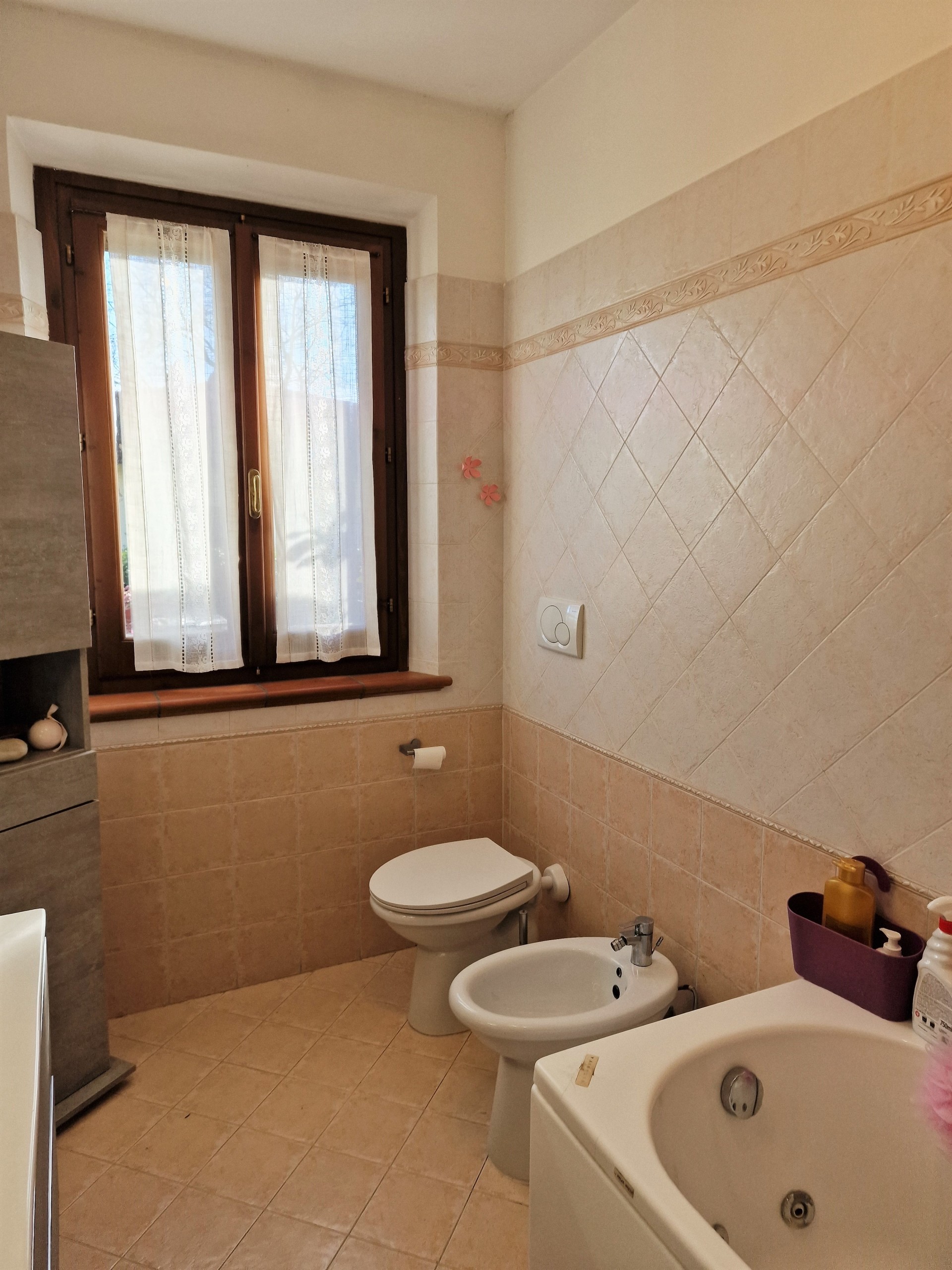 Immagine 26 di Casa bifamiliare in vendita  in Via Milano a Castiglione Del Lago