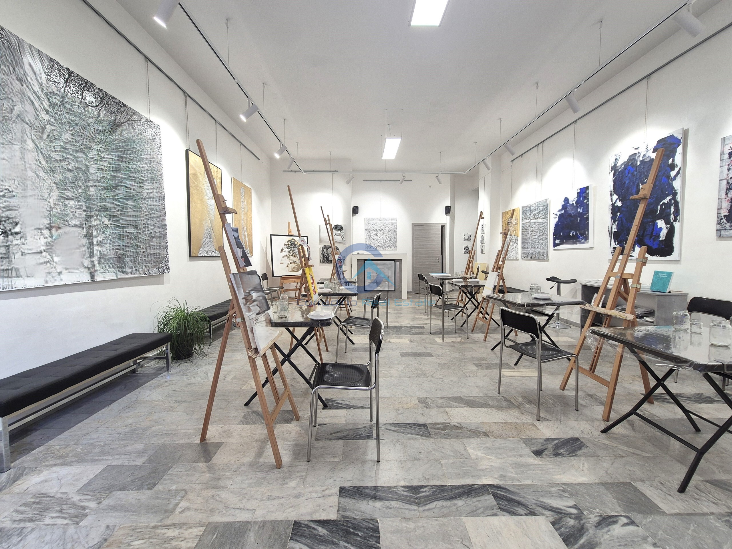 Immagine 1 di Locale commerciale in affitto  a Catanzaro