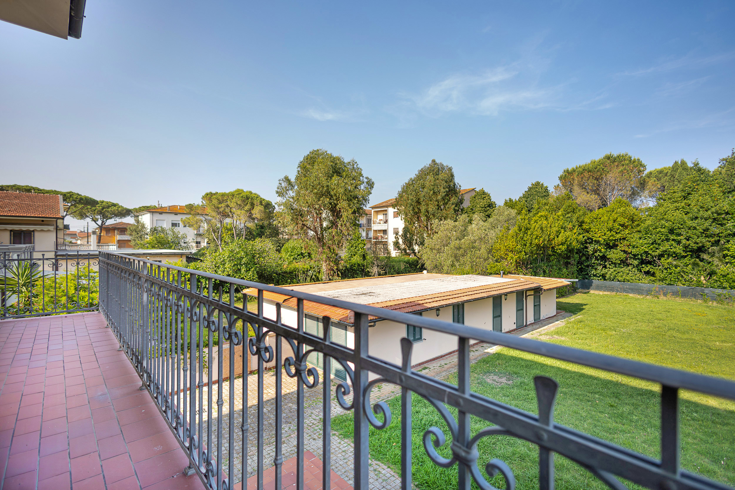 Immagine 22 di Villa in vendita  a Pisa