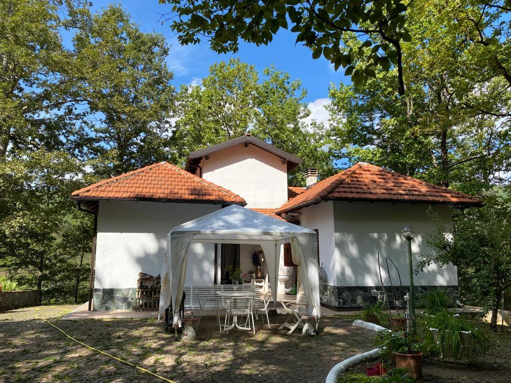 Immagine 5 di Villa in vendita  in località Vallacia 12 a Pareto