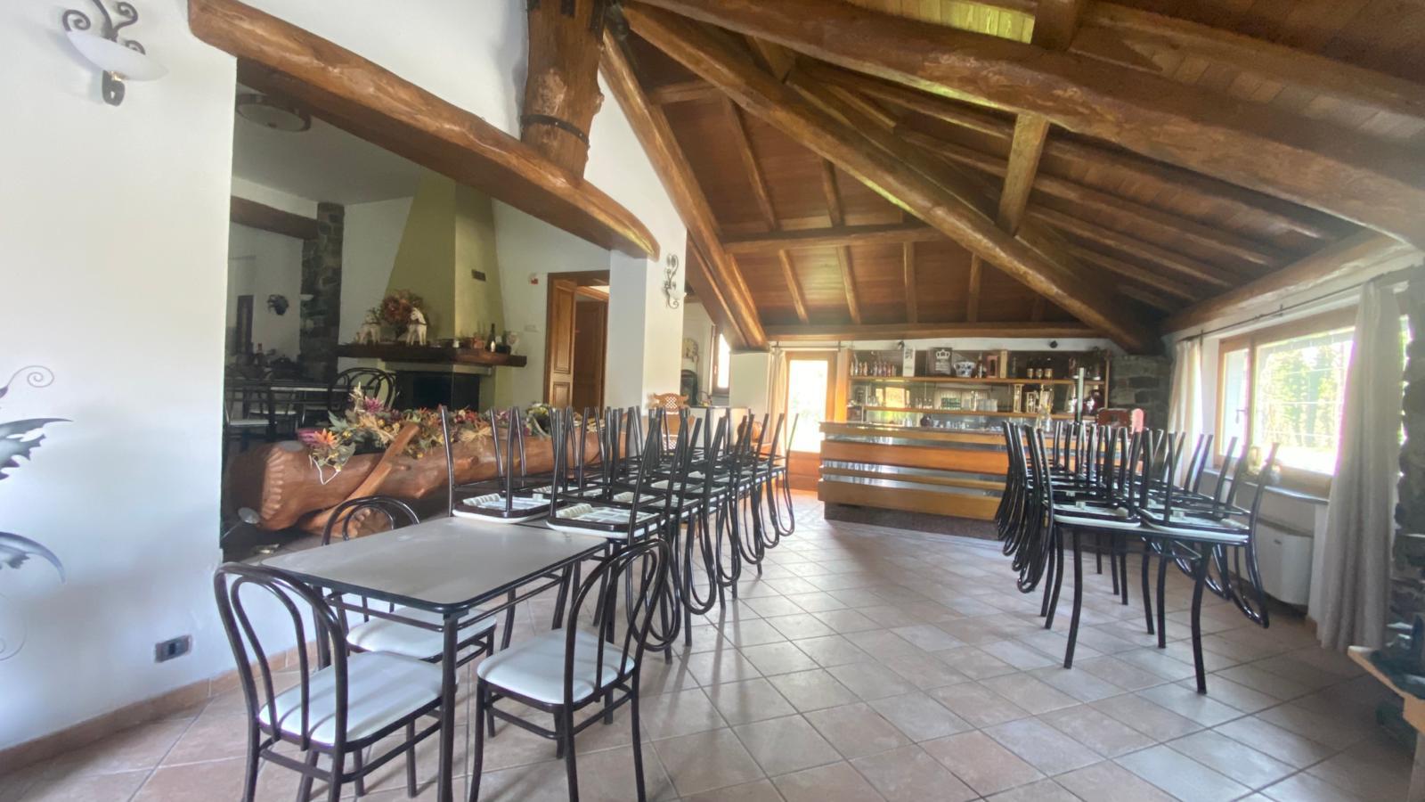 Immagine 25 di Albergo/B&B/Residence in vendita  in VIA  SAVONA 50 a Urbe