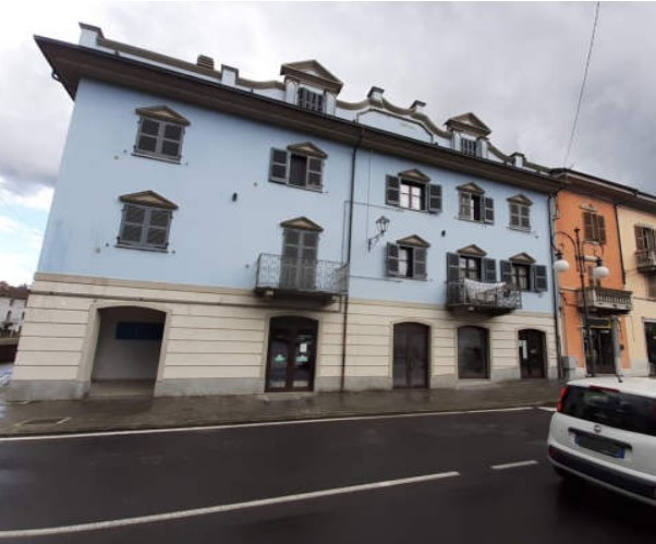 Immagine 1 di Trilocale in vendita  in Via Roma 78 a Nizza Monferrato